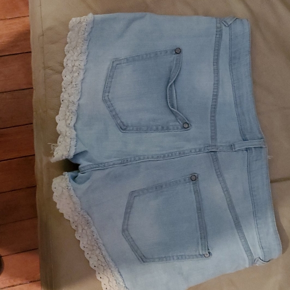 Denim shorts - Picture 2 of 2